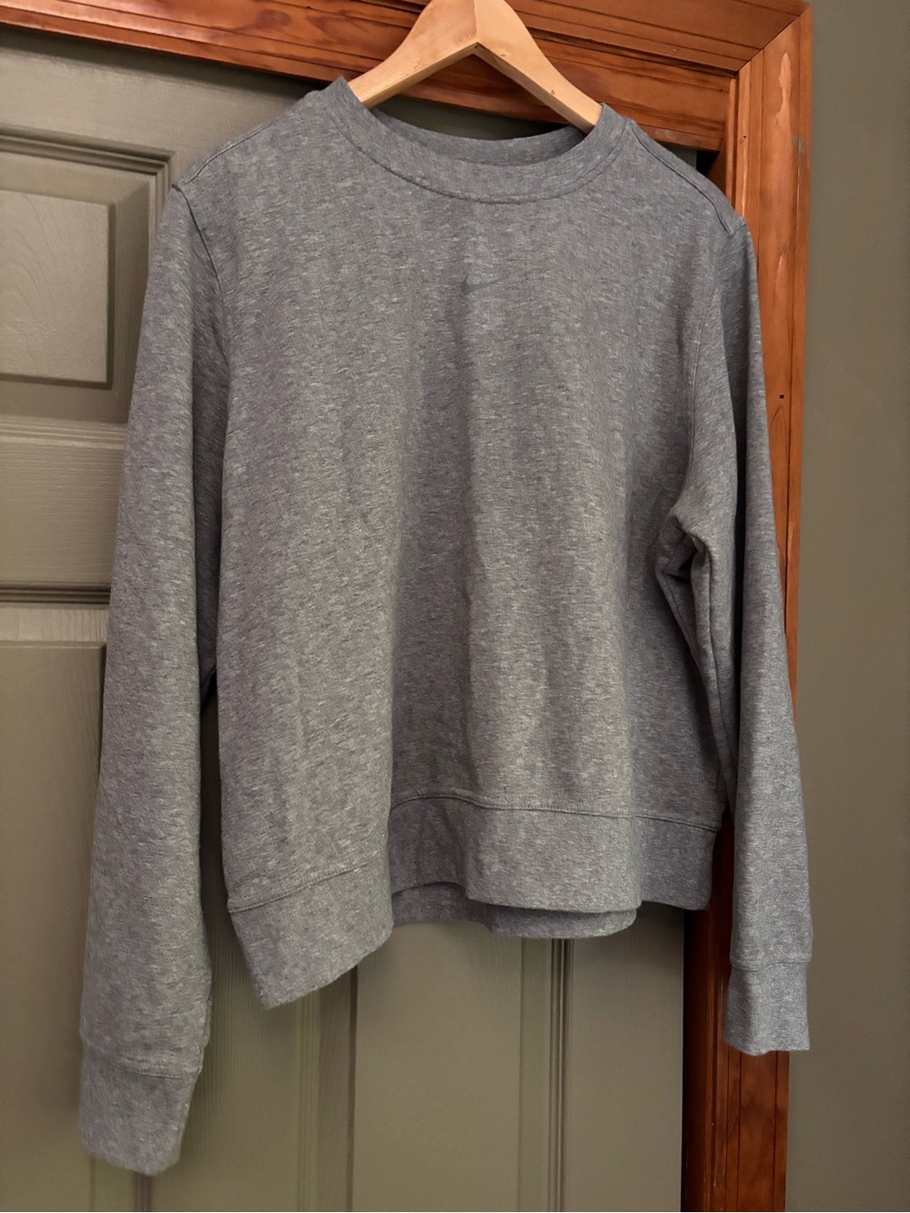 Nike Women's Heather Gray Crewneck Sweatshirt